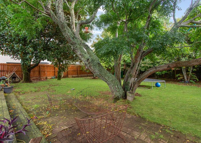  at 7 Landon Avenue, Mangere East, Auckland