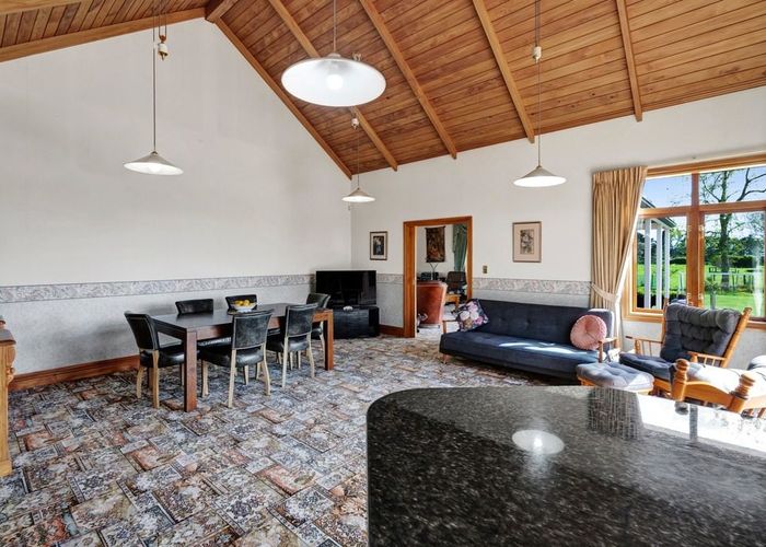 For sale 1713 Mountain Road, Inglewood, New Plymouth, Taranaki