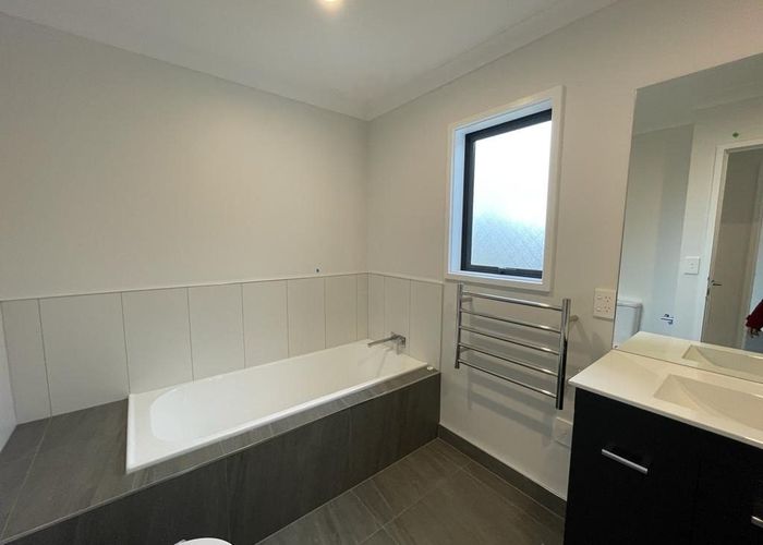  at 24B Kawiti Ave, Point England, Auckland City, Auckland