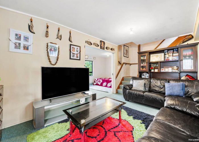  at 2/21 Wattle Street, New Lynn, Auckland