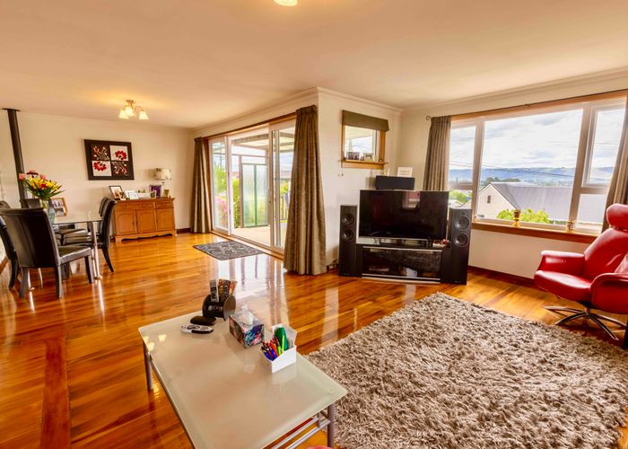  at 6 Clyde Street, Kinmont Park, Mosgiel