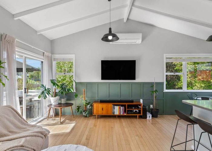  at 12 Laburnum Road, New Windsor, Auckland