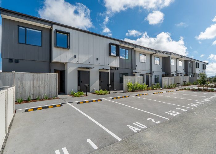  at 5/18 Paraone Crescent, Conifer Grove, Papakura, Auckland