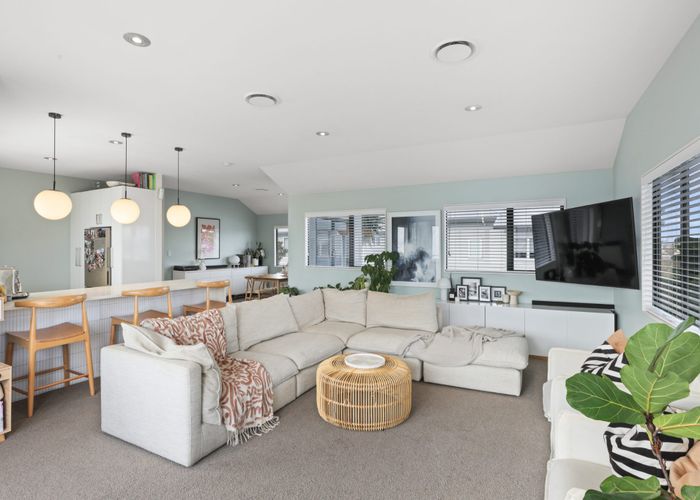  at 15A Teal Crescent, Beach Haven, Auckland