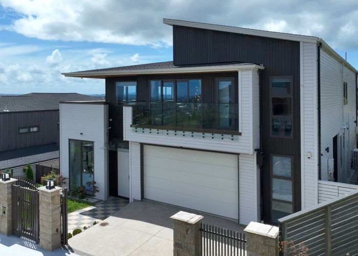  at 4 Sommet Place, East Tamaki Heights, Auckland