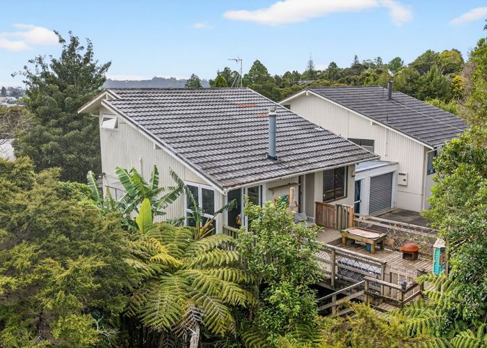  at 2/39 Brunton Place, Glenfield, North Shore City, Auckland