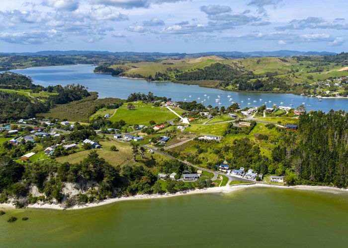  at 6 Emay Crescent, Pahi, Kaipara, Northland