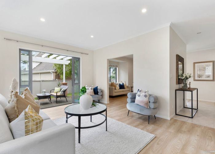  at 18 Hatfield Place, Albany Heights, Auckland