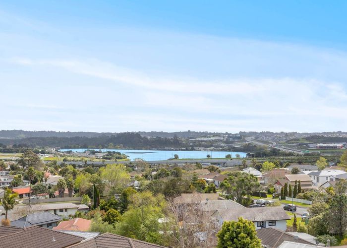  at 118 Sunset Road, Unsworth Heights, North Shore City, Auckland
