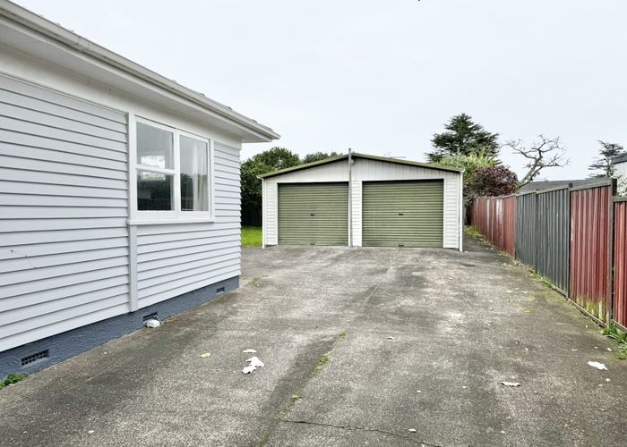  at 4 Proctor Place, Mangere, Auckland
