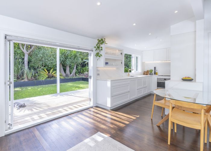  at 33 Warnock Street, Westmere, Auckland