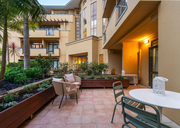  at 10/9 Bute Road, Browns Bay, North Shore City, Auckland