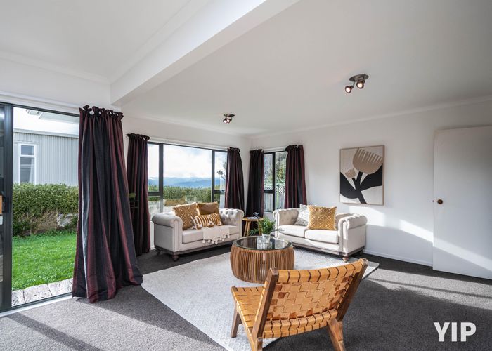  at 1A Bennett Grove, Newlands, Wellington