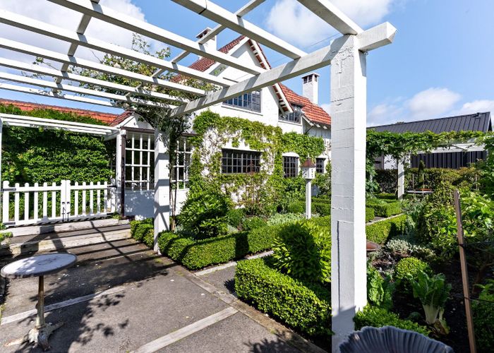  at 14 Rewiti Avenue, Takapuna, North Shore City, Auckland