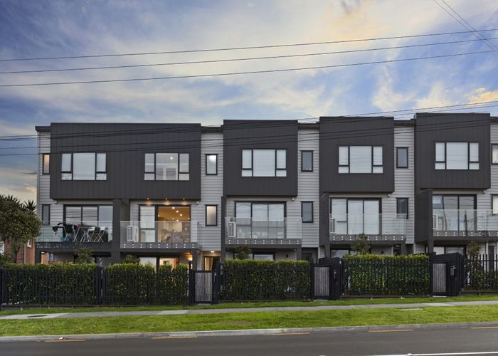  at 2C Fowler Street, Northcote, Auckland