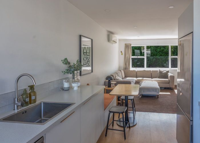  at 2/82 Holly Road, St Albans, Christchurch