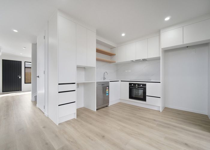  at 2/32 Camp Road, Mount Wellington, Auckland City, Auckland