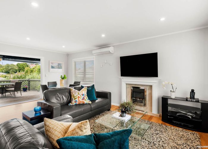  at 11 Meadowvale Avenue, Forrest Hill, Auckland