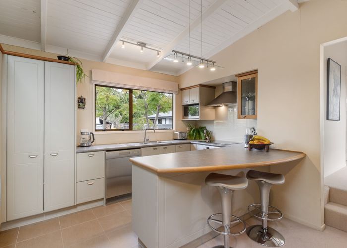  at 438 Beach Road, Murrays Bay, Auckland