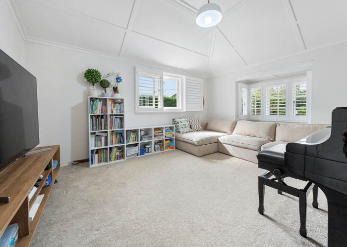  at 33 Shackleton Road, Mount Eden, Auckland City, Auckland