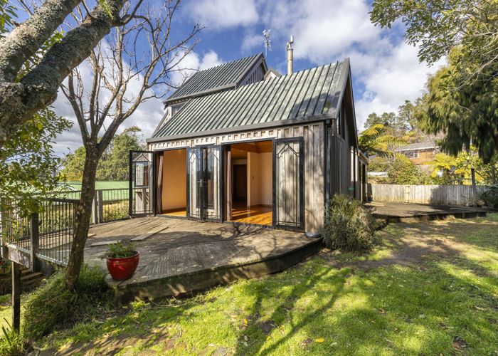  at 9 Lindaver Grove, Merrilands, New Plymouth, Taranaki
