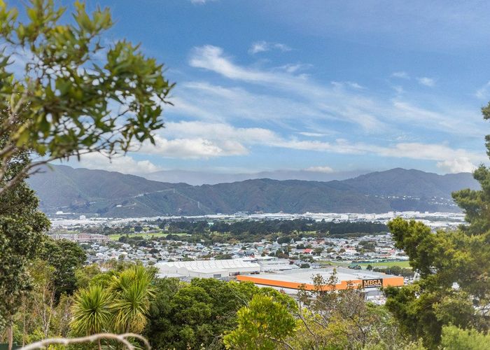  at 7 Walnut Way, Maungaraki, Lower Hutt, Wellington