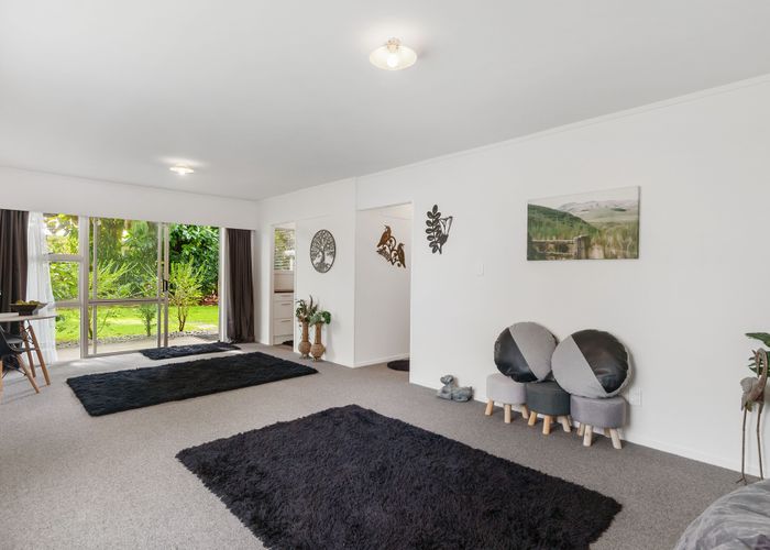  at 4/50 Te Kanawa Crescent, Henderson, Auckland