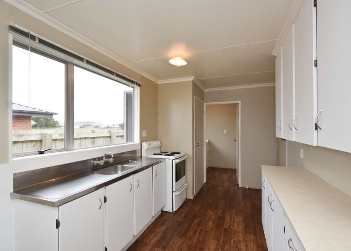  at 124 Avon Road, Clifton, Invercargill