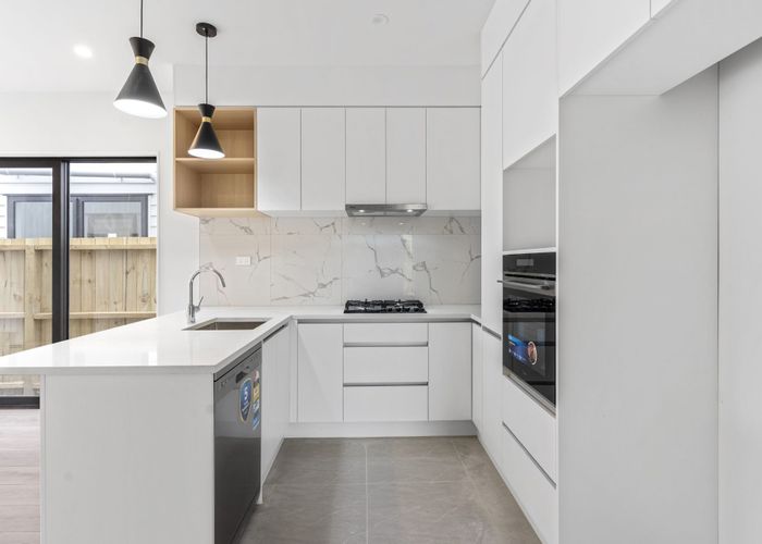  at 4/26 Universal Drive, Henderson, Waitakere City, Auckland