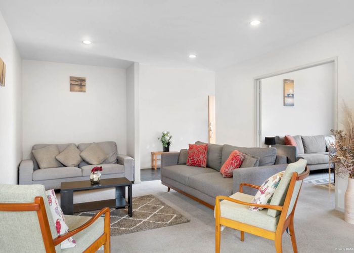  at 43 Salford Crescent, Flat Bush, Auckland
