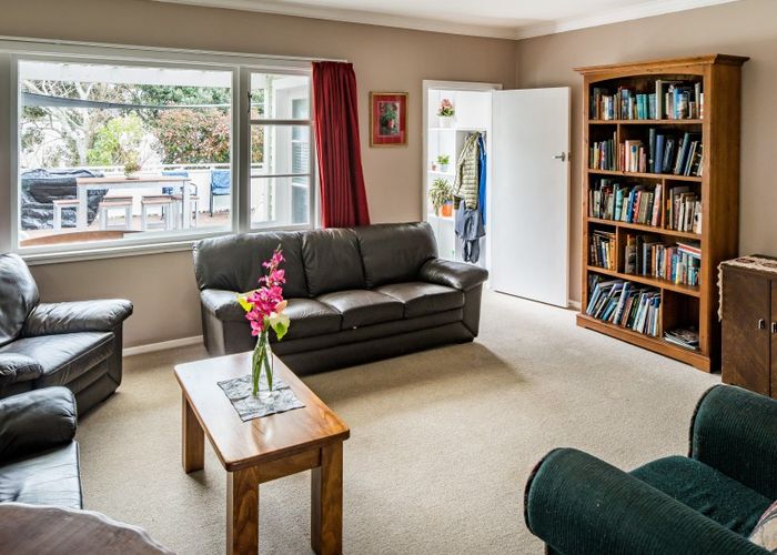  at 13 Lyndhurst Road, Tawa, Wellington