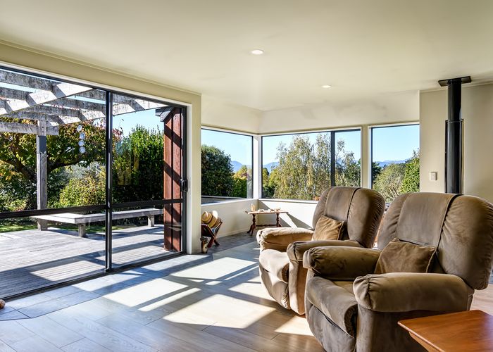  at 204 Westdale Road, Redwood Valley