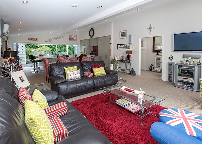  at 16 Micawber Place, Mellons Bay, Auckland