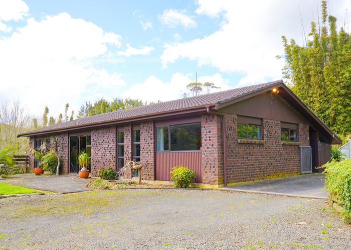  at 90 Bethells Road, Henderson