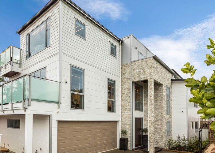  at 30B Hanlon Crescent, Narrow Neck, Auckland