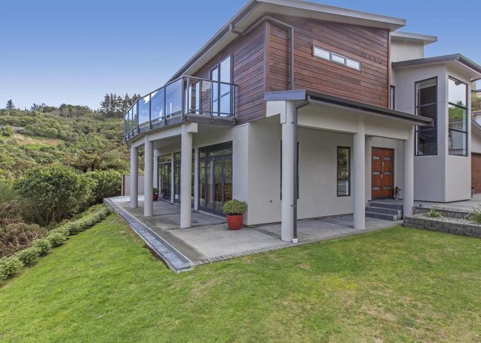  at 15 Oceanview Terrace, Tirohanga, Lower Hutt