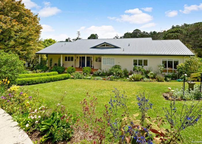  at 32 Bernard Magnus Lane, Greenhithe, Auckland