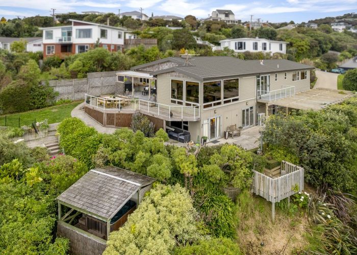 For sale 62 Kiriwai Road, Paremata, Porirua, Wellington homes.co.nz