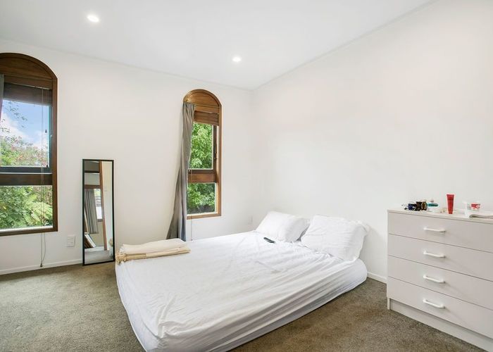  at 2/18 Blockhouse Bay Road, Avondale, Auckland City, Auckland