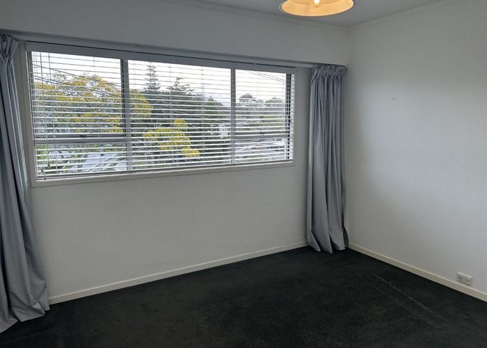  at 84B Peach Road, Glenfield, North Shore City, Auckland