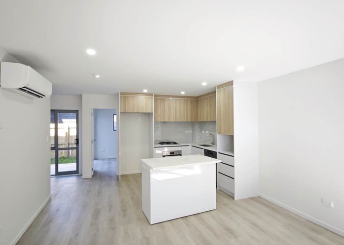  at 202E Beach Haven Road, Beach Haven, North Shore City, Auckland