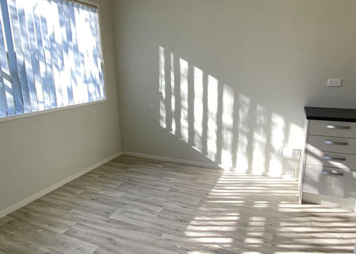  at 1/104 Lauderdale Road, Birkdale, North Shore City, Auckland