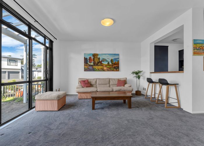  at 4/2 Armoy Drive, East Tamaki, Auckland