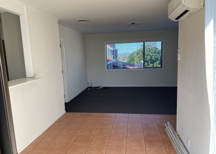  at 1/19 Marcel Place, Glenfield, North Shore City, Auckland