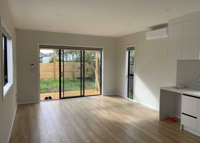  at 5B Tawa Road, Te Atatu Peninsula, Waitakere City, Auckland