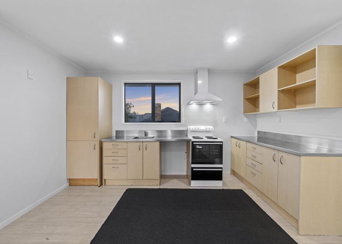  at 32 Strid Road, Te Atatu South, Waitakere City, Auckland