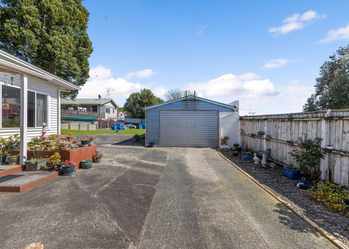  at 6 Station Street, Tirau