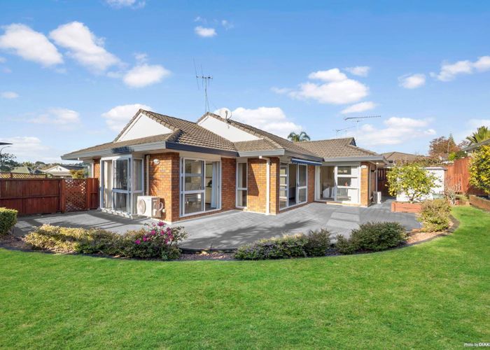  at 2/24 Pajaro Place, Northpark, Manukau City, Auckland