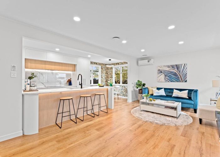  at 43 Graham Avenue, Te Atatu Peninsula, Waitakere City, Auckland