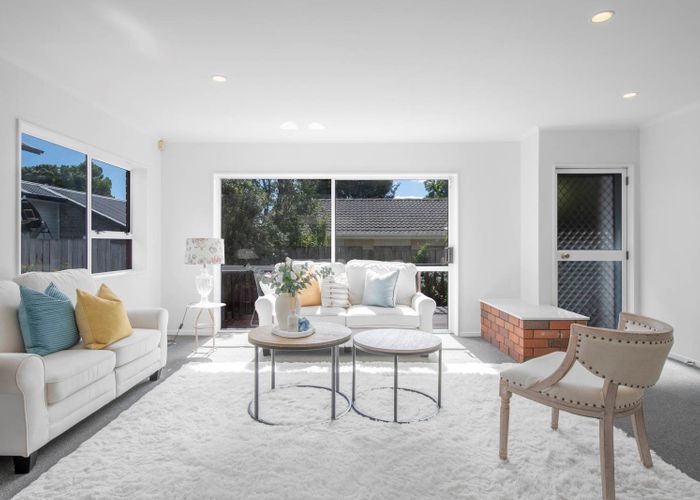  at 2/8 Kaipatiki Road, Glenfield, North Shore City, Auckland